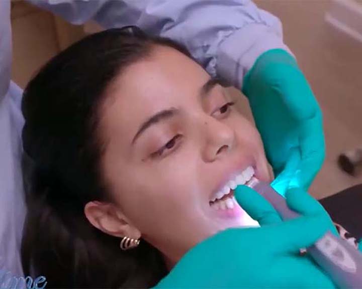 Intraoral Camera for Precise Dental Imaging